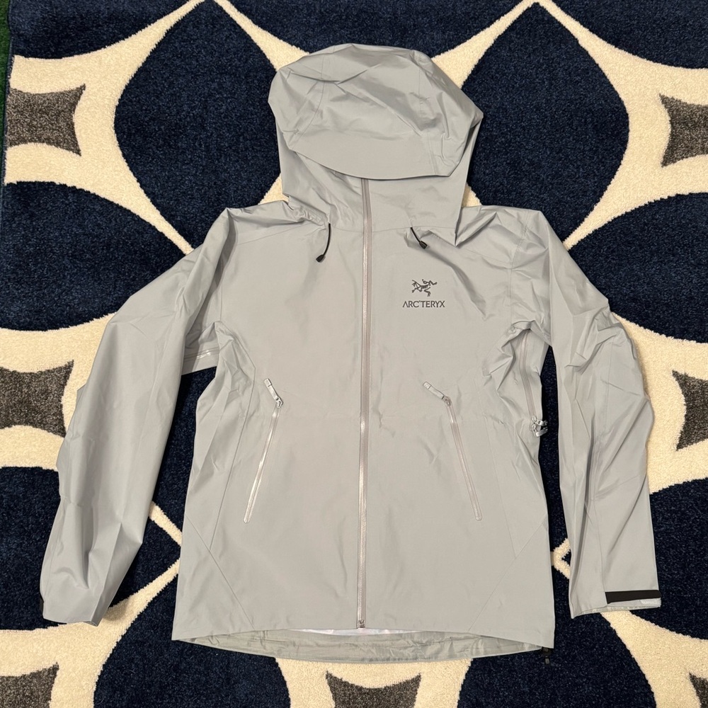 Arc’teryx Beta LT Hardshell Gray Zip Up Men’s Large